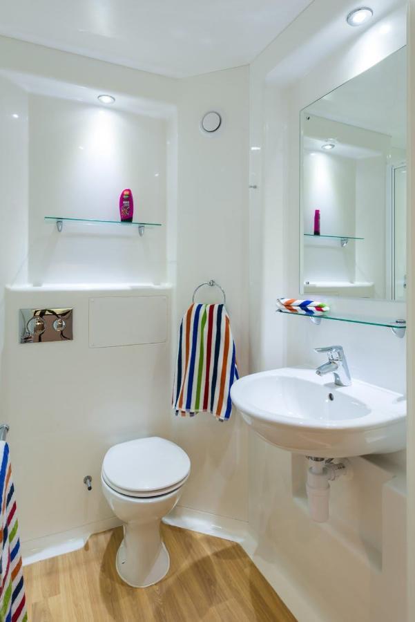 Zeni 5 Bed Apartment In Central 埃克塞特 外观 照片